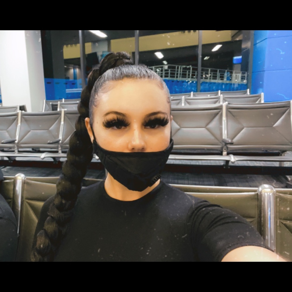 Meet your Posher, Makayla